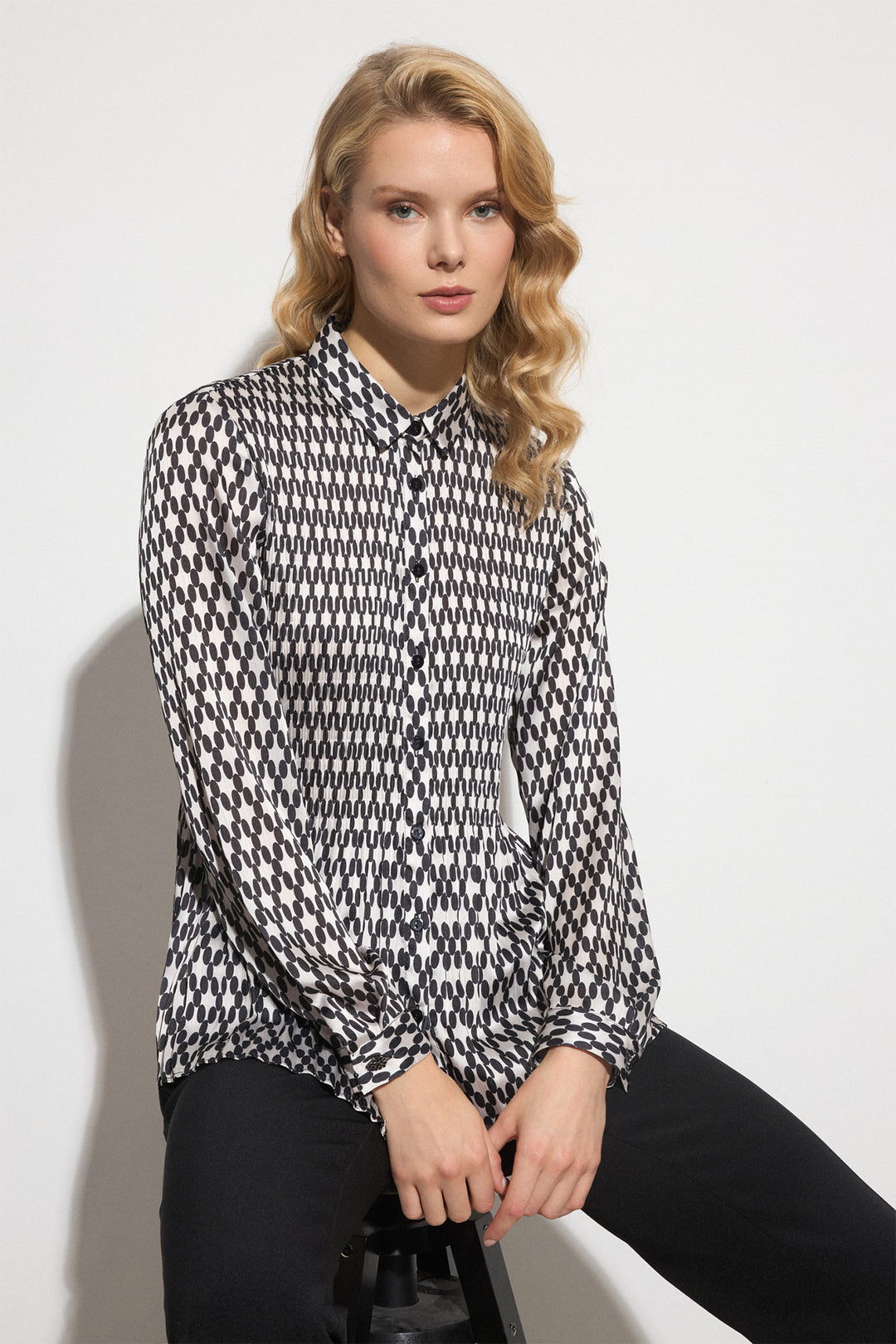Tinta Thiar Natural Beige Circle Print Shirt