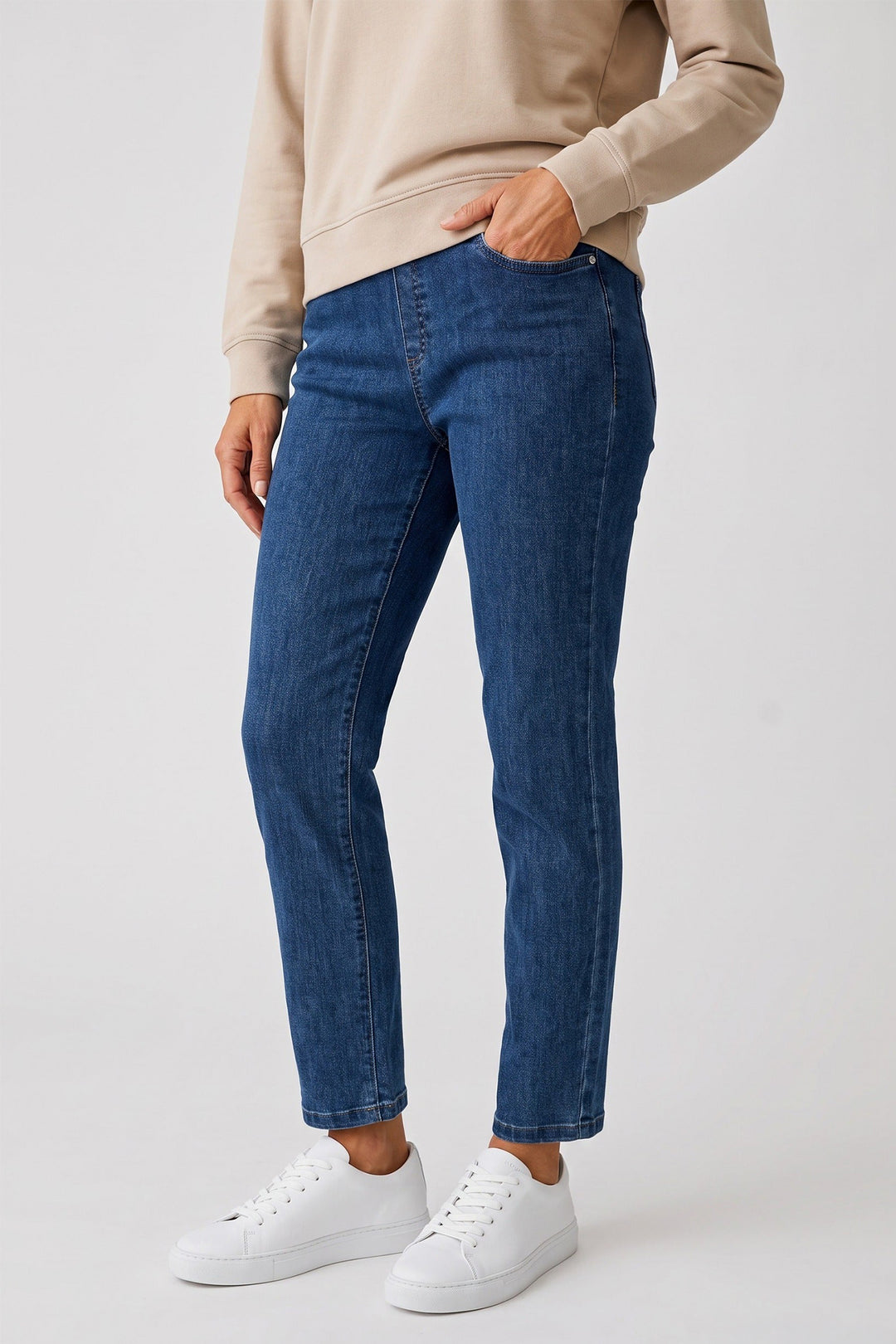 Anna Montana Angelika Stone Wash Blue Slim Flexi Rom Jeans 1000 048, worn