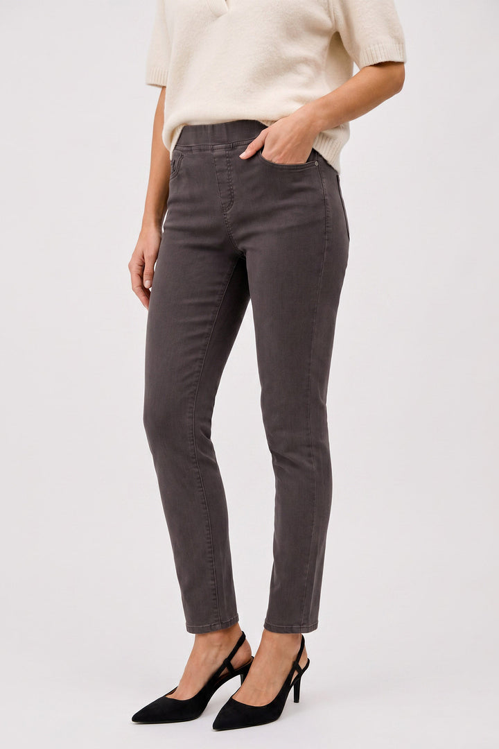 Anna Montana Angelika Coffee Brown Slim Flexi Rom Jeans 1001 87, worn, leg close-up