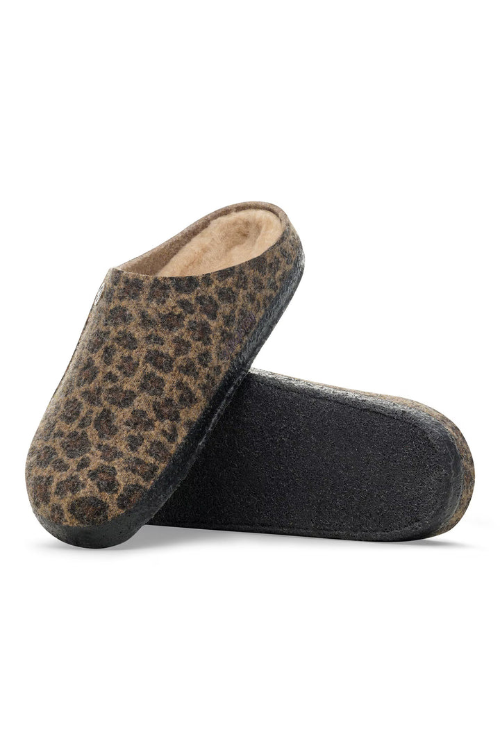 Pair of slippers with leopard print pattern on a white background