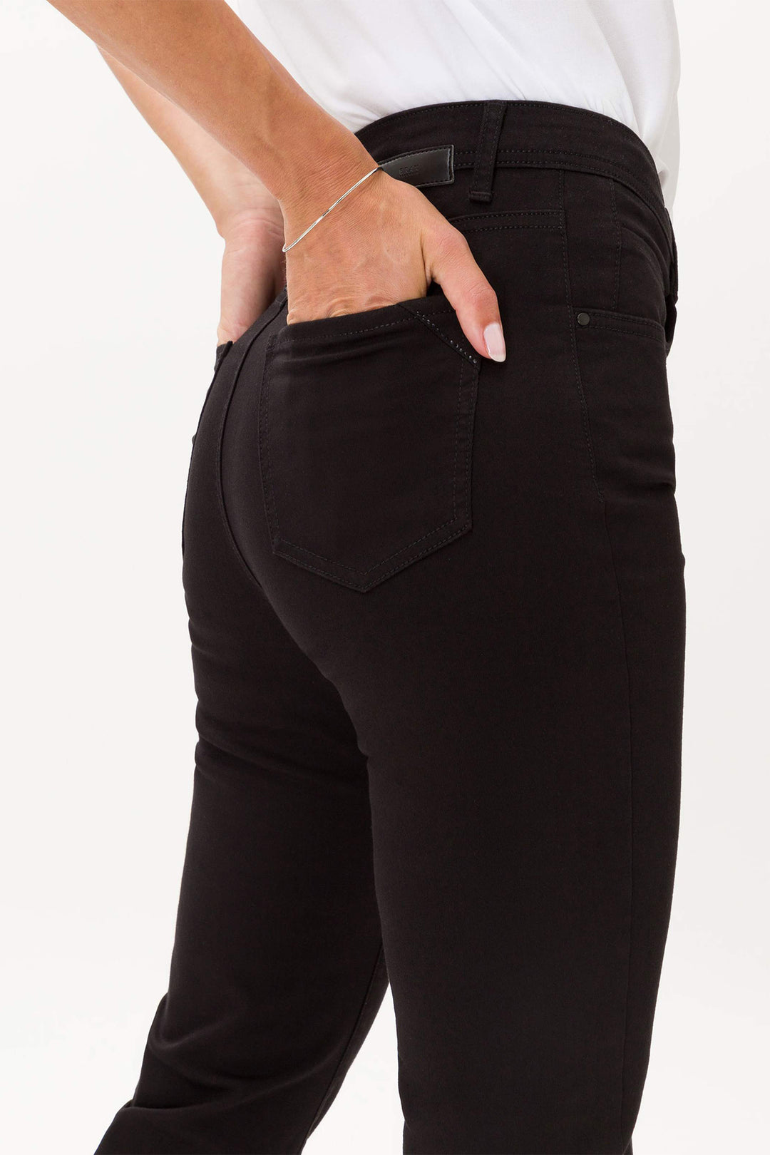 Brax Mary 70-7000 01 09928820 Clean Perma Black Jeans