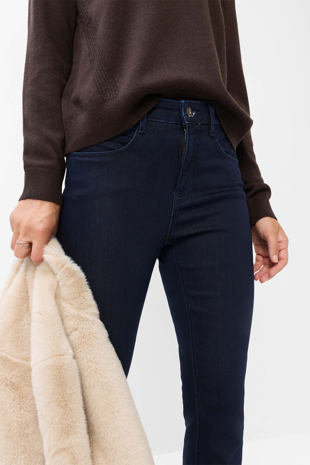 Brax Mary navy skinny jeans, detail view
