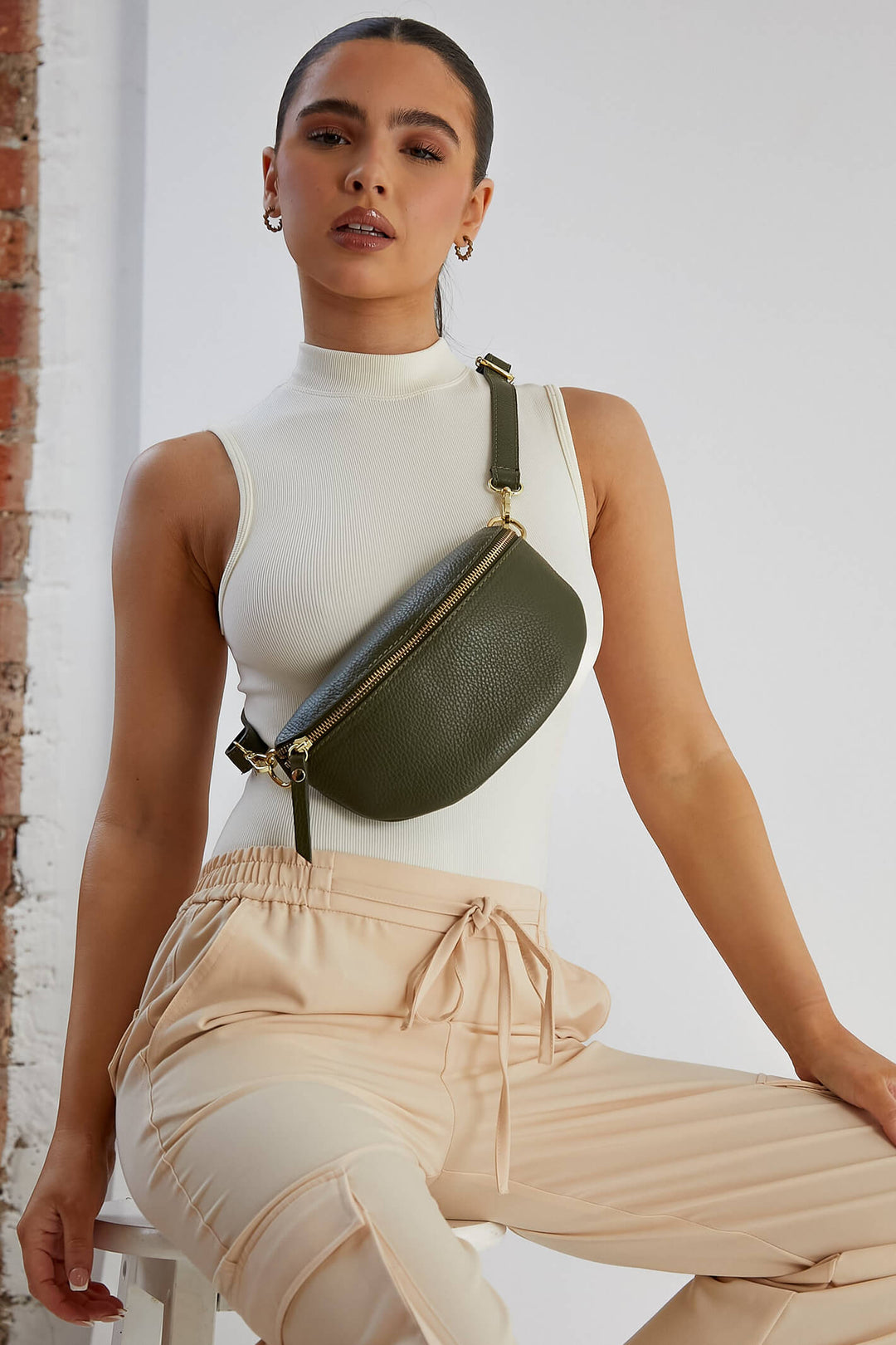 Elie Beaumont EBB5015.3 Olive Slingbag - Shirley Allum Boutique