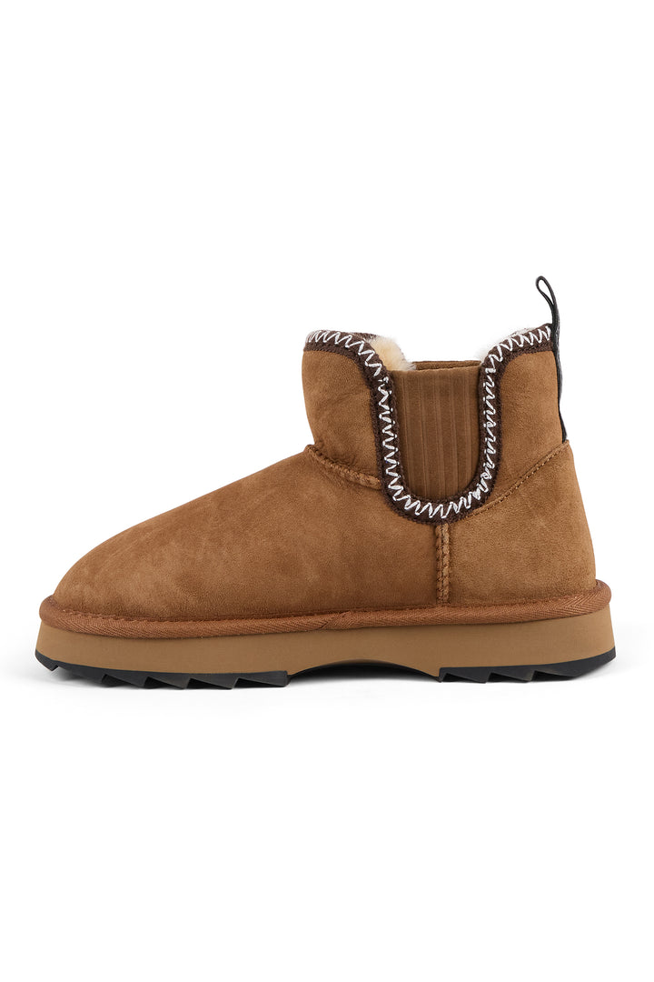 Emu Australia Higgie Chestnut Brown Sheepskin Boots W13198, angled view