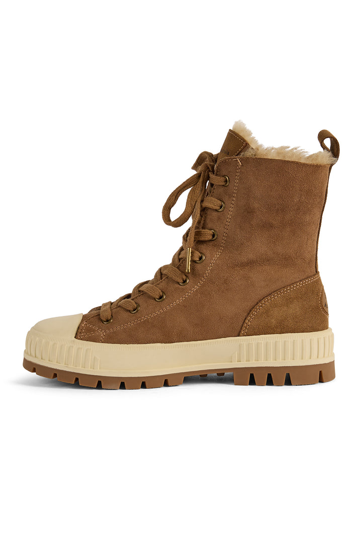 Emu Australia Nomad Wanderer Chestnut Brown Sheepskin Boots W13388, angled view