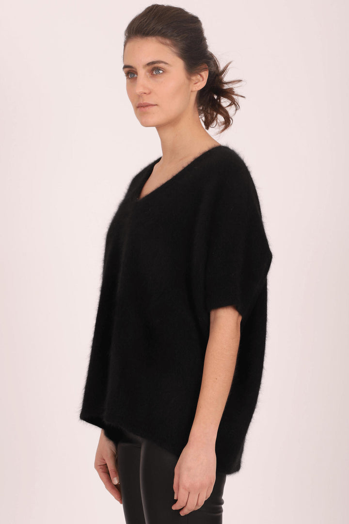 Estheme Cachemire 23BBSW36R Black V-Neck Short Sleeve Jumper - Shirley Allum Boutique