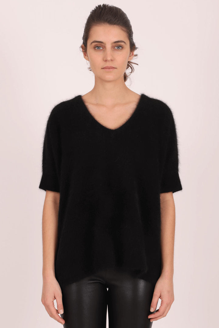 Estheme Cachemire 23BBSW36R Black V-Neck Short Sleeve Jumper - Shirley Allum Boutique