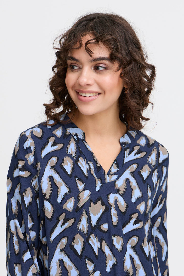 Fransa Blouse FRflowy 3 Navy Blazer 20614106 204193 - Shirley Allum Boutique