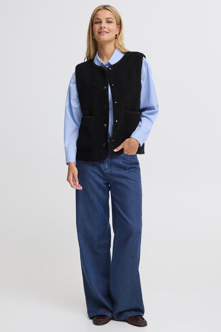 Fransa FRGWYNNE Meteorite black fleece gilet at Shirley Allum
