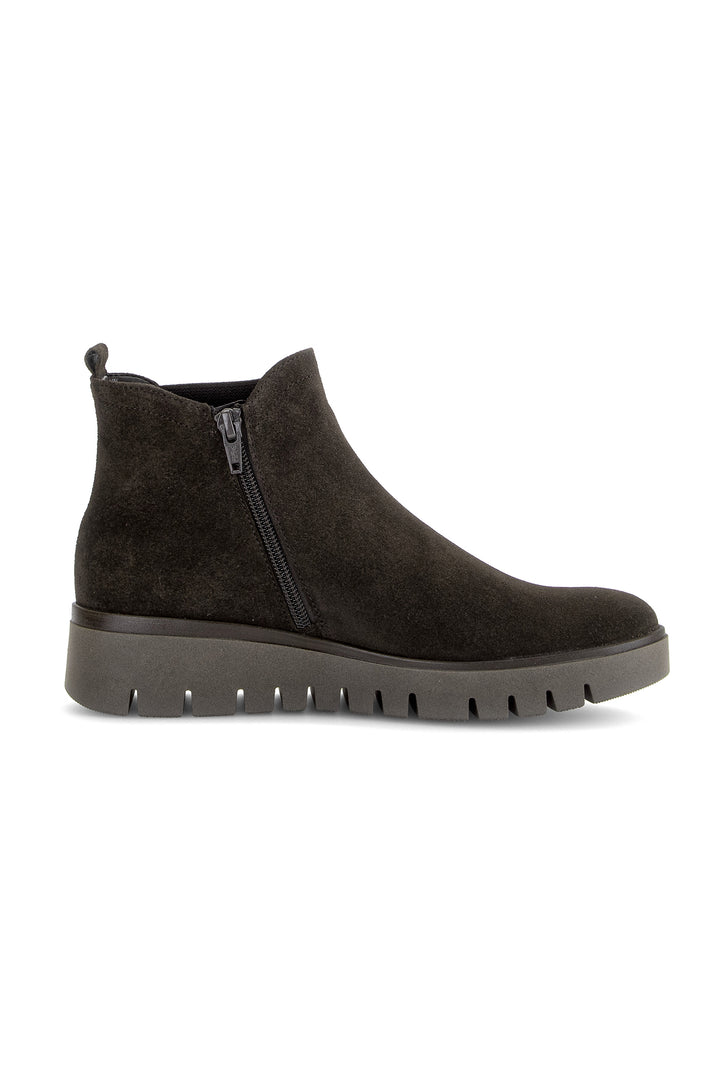 Gabor Dublin Mocha Brown Suede Boots 8015.01.005, sole view