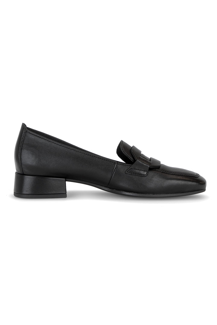 Gabor Great Black Leather Slip On Shoe 4002.01.012, sole view
