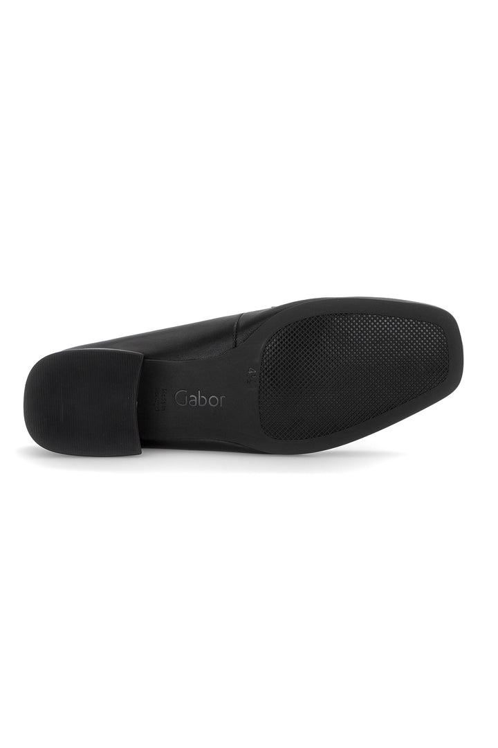 Gabor Great Black Leather Slip On Shoe 4002.01.012, three-quarter view