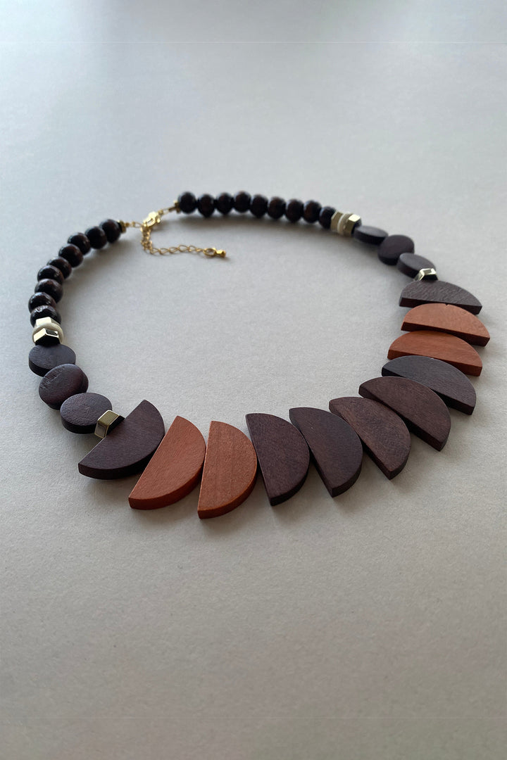 Gist Jewellery Chocolate Orange Brown Wooden Necklace BDL07, laid flat, overhead