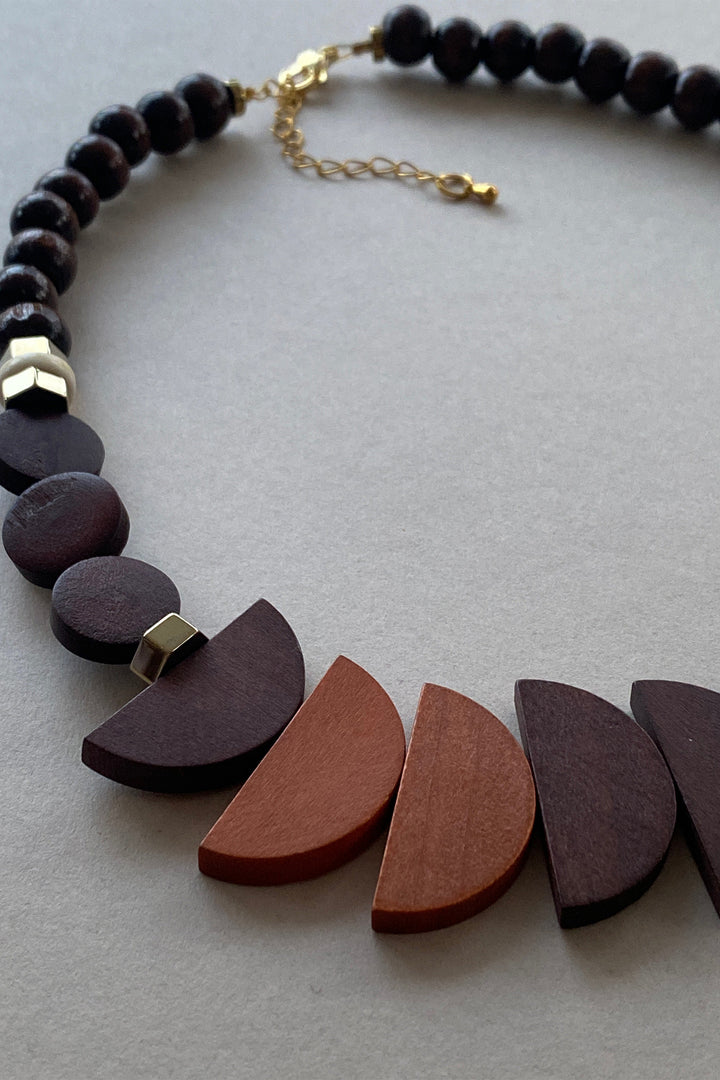 Gist Jewellery Chocolate Orange Brown Wooden Necklace BDL07, side detail