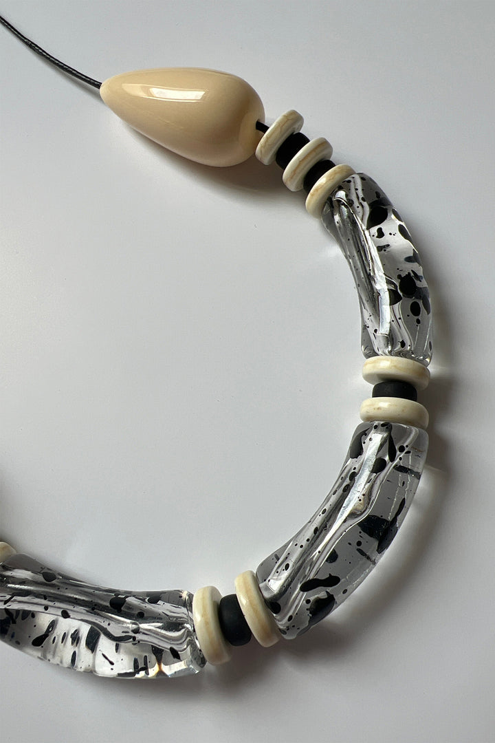 Gist Jewellery Clear Adjustable Cord Necklace EOR05, close up of the clear beads