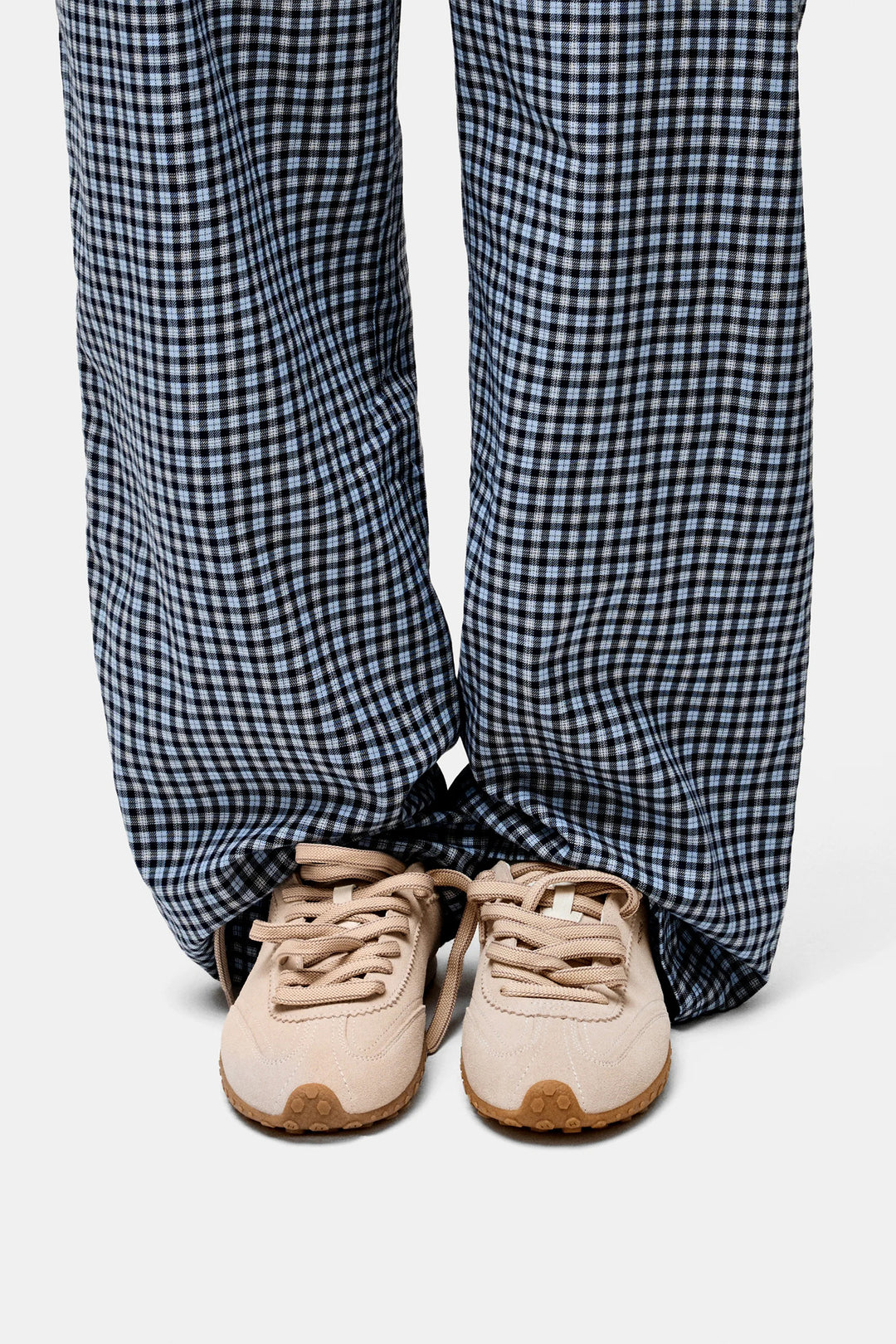 HOFF Bridge Fl Beige Trainers 22661416, worn with check trousers