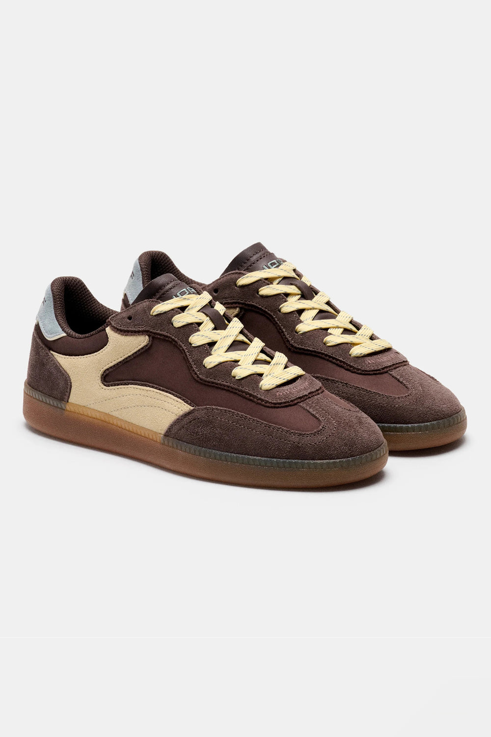HOFF Park Chocolate Brown Trainers 22619406, pair from the front