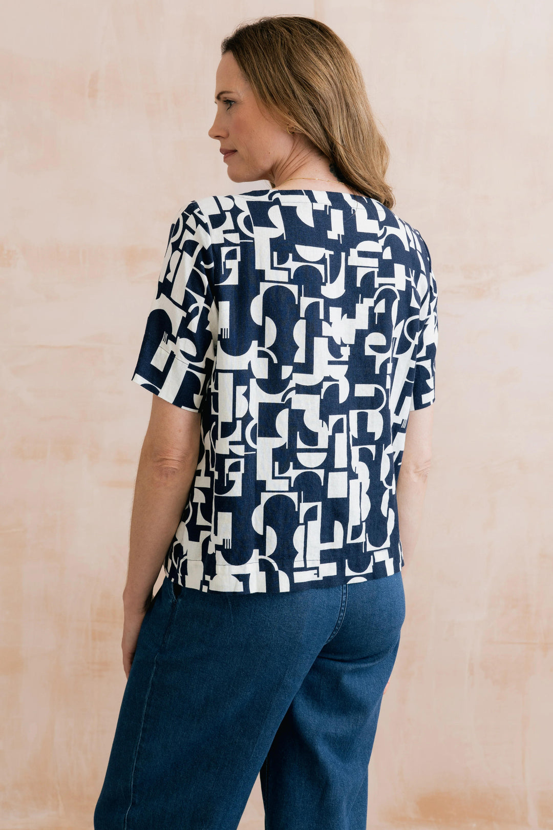 Lily &amp; Me LM26081 Bella Navy Highline Print Linen Blend Top