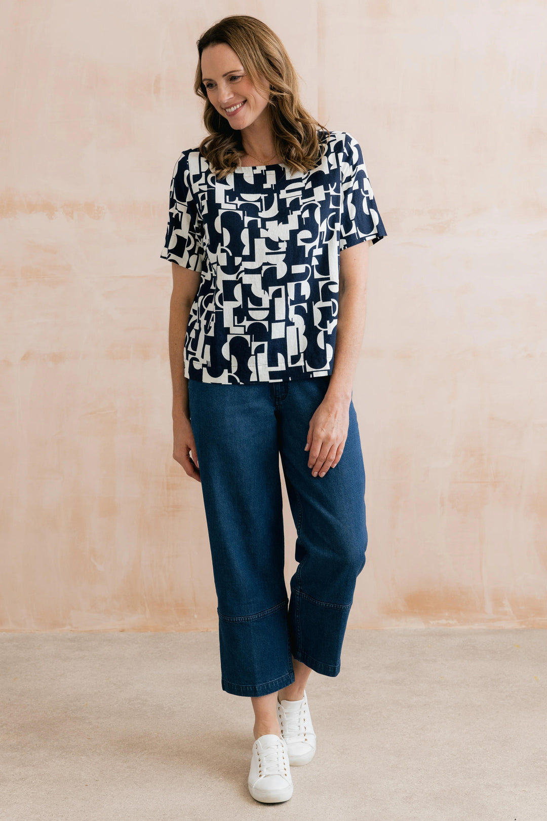 Lily &amp; Me LM26081 Bella Navy Highline Print Linen Blend Top