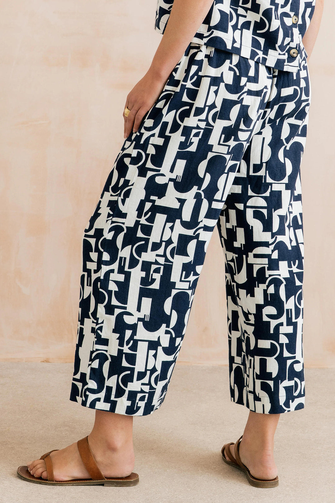 Lily &amp; Me LM26082 Navy Greta Highline Print Trousers