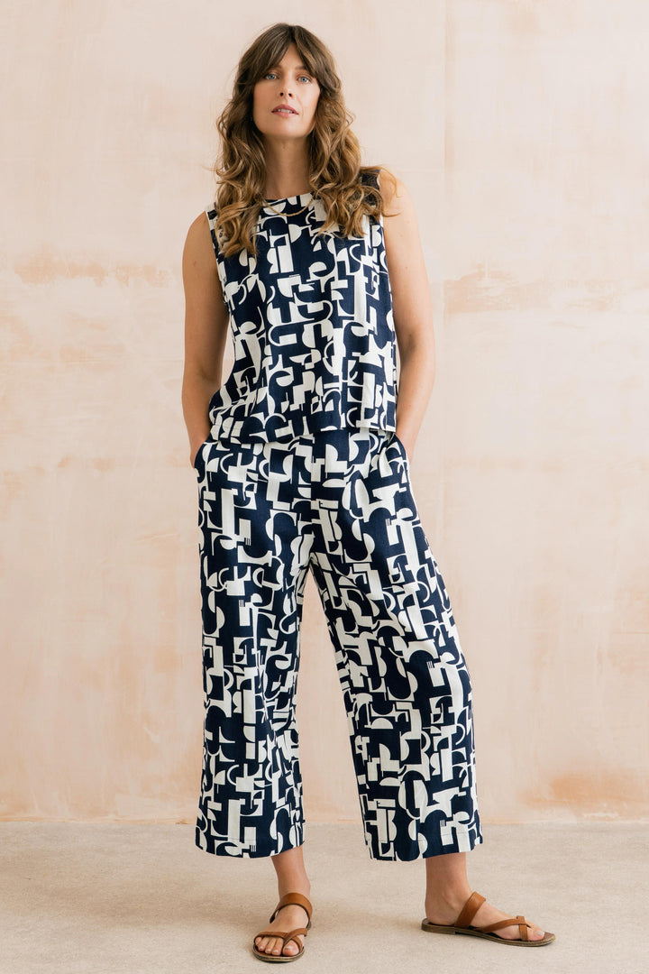 Lily &amp; Me LM26082 Navy Greta Highline Print Trousers