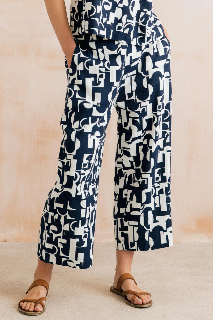 Lily &amp; Me LM26082 Navy Greta Highline Print Trousers