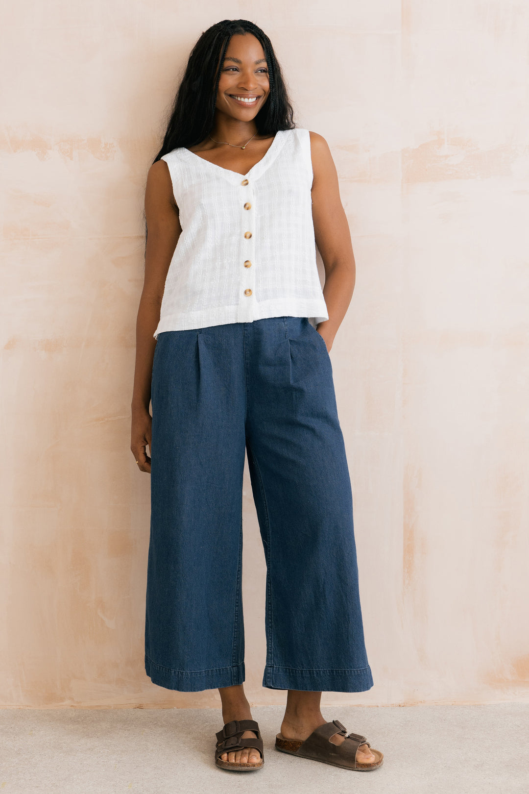 Lily &amp; Me LM26131 Allium White Two Way Vest Plain Seersucker