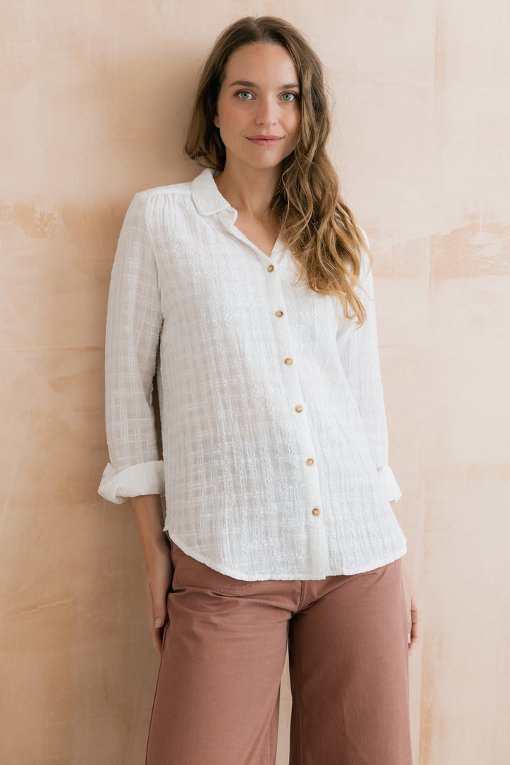 Lily &amp; Me LM26134 Savannah Plain White Seersucker Shirt