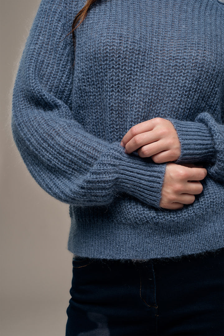 Mat de Misaine Abysse Blue Jumper TECK-545, sleeve and knit detail