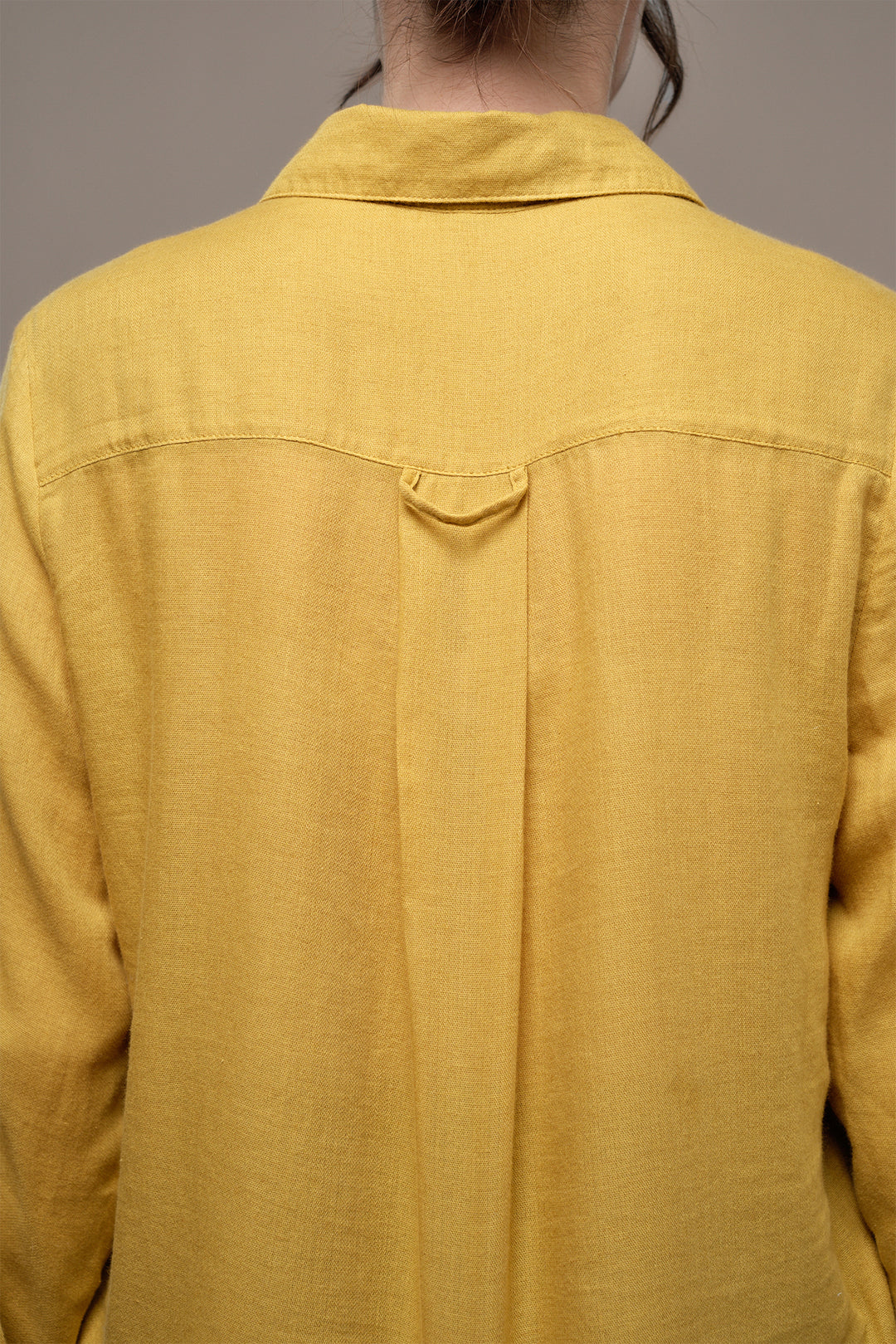 Mat de Misaine Anis Yellow Blouse CUBA-25269, back yoke detail