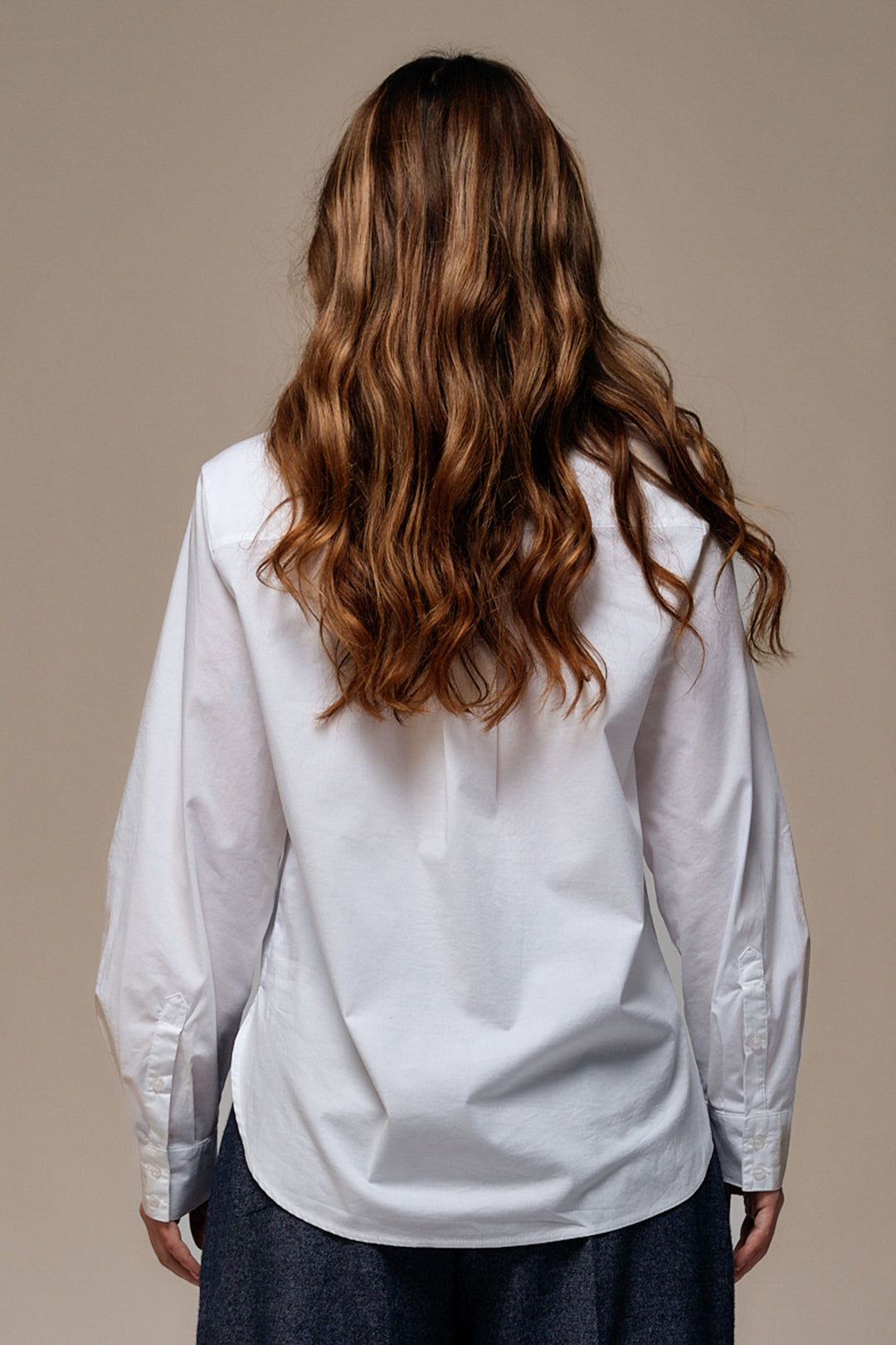 Mat de Misaine Blanc White Blouse CUBA-4703, back view