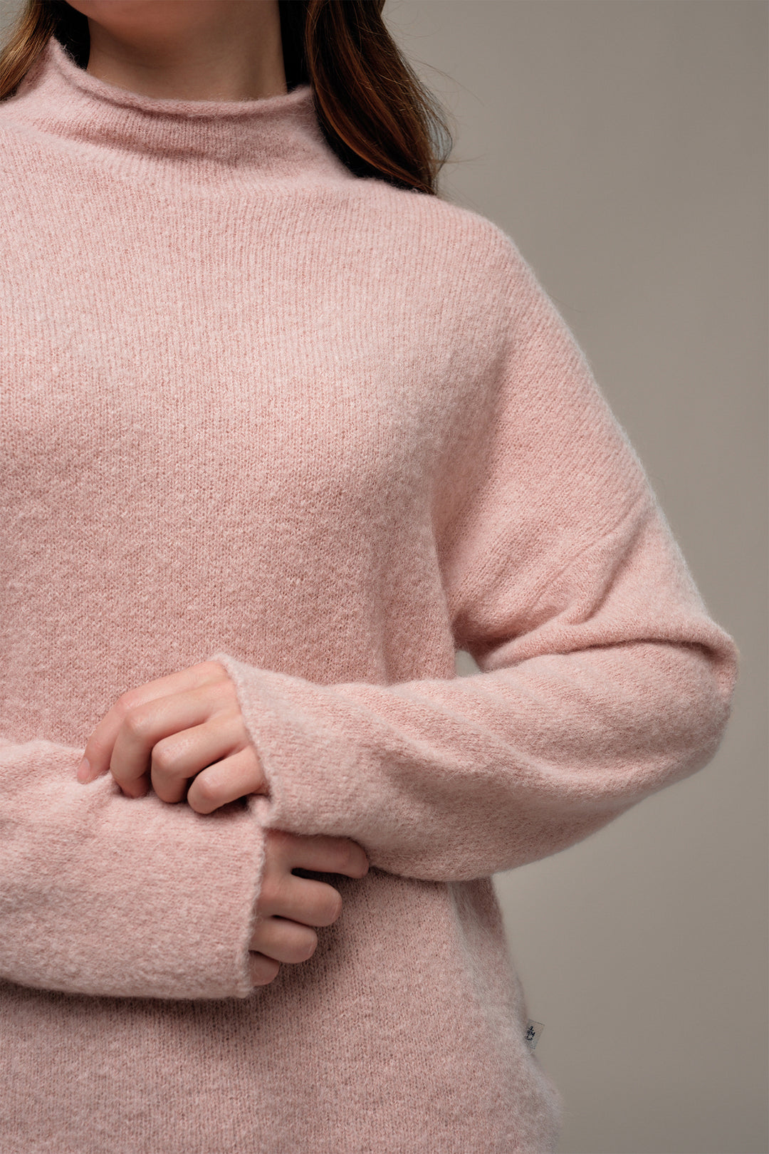 Mat de Misaine Digital Pink Jumper TREMEL-517, funnel neck and sleeve detail