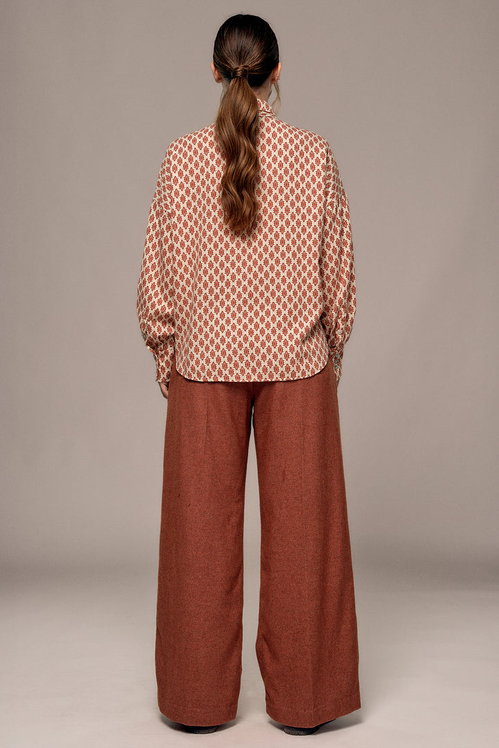 Mat de Misaine Imp Noisette Orange Blouse CROZON-2910, back full length