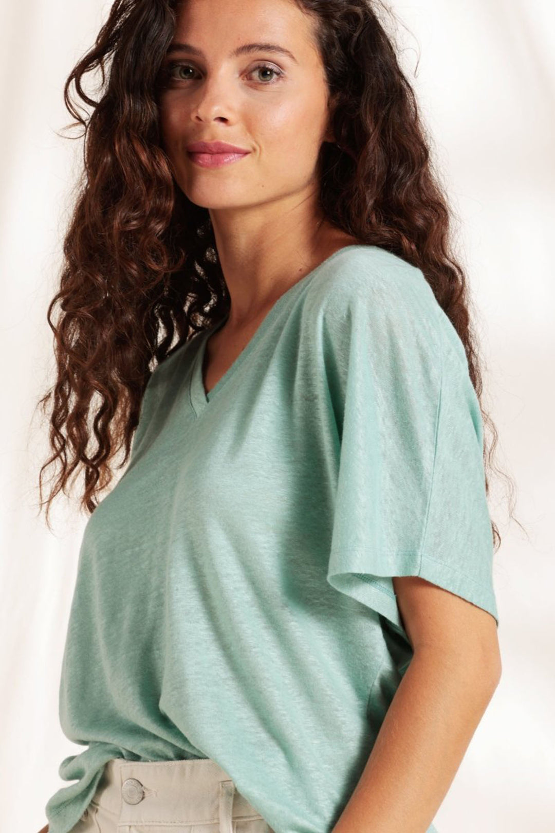 Mat De Misaine Minaya-618 U256 Green Almond V-Neck Linen T-Shirt - Shirley Allum Boutique