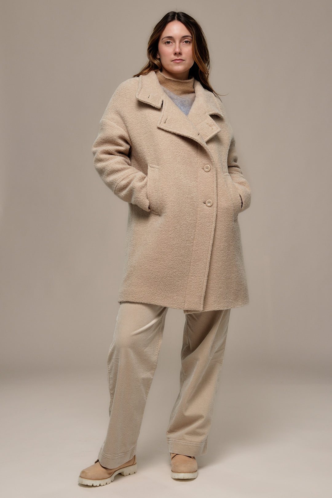 Mat de Misaine Sesame Clair Beige Coat FLECHE-008, front full length