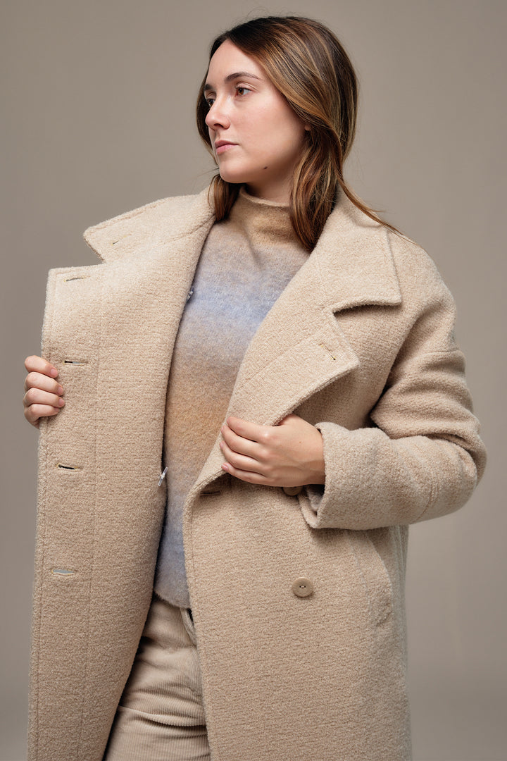Mat de Misaine Sesame Clair Beige Coat FLECHE-008, worn open