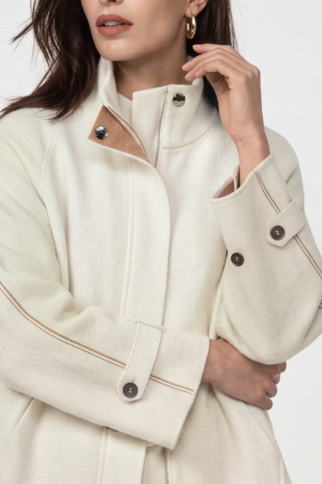 Monari Antique White Jacket 809951, close-up of the funnel collar and zip fastening