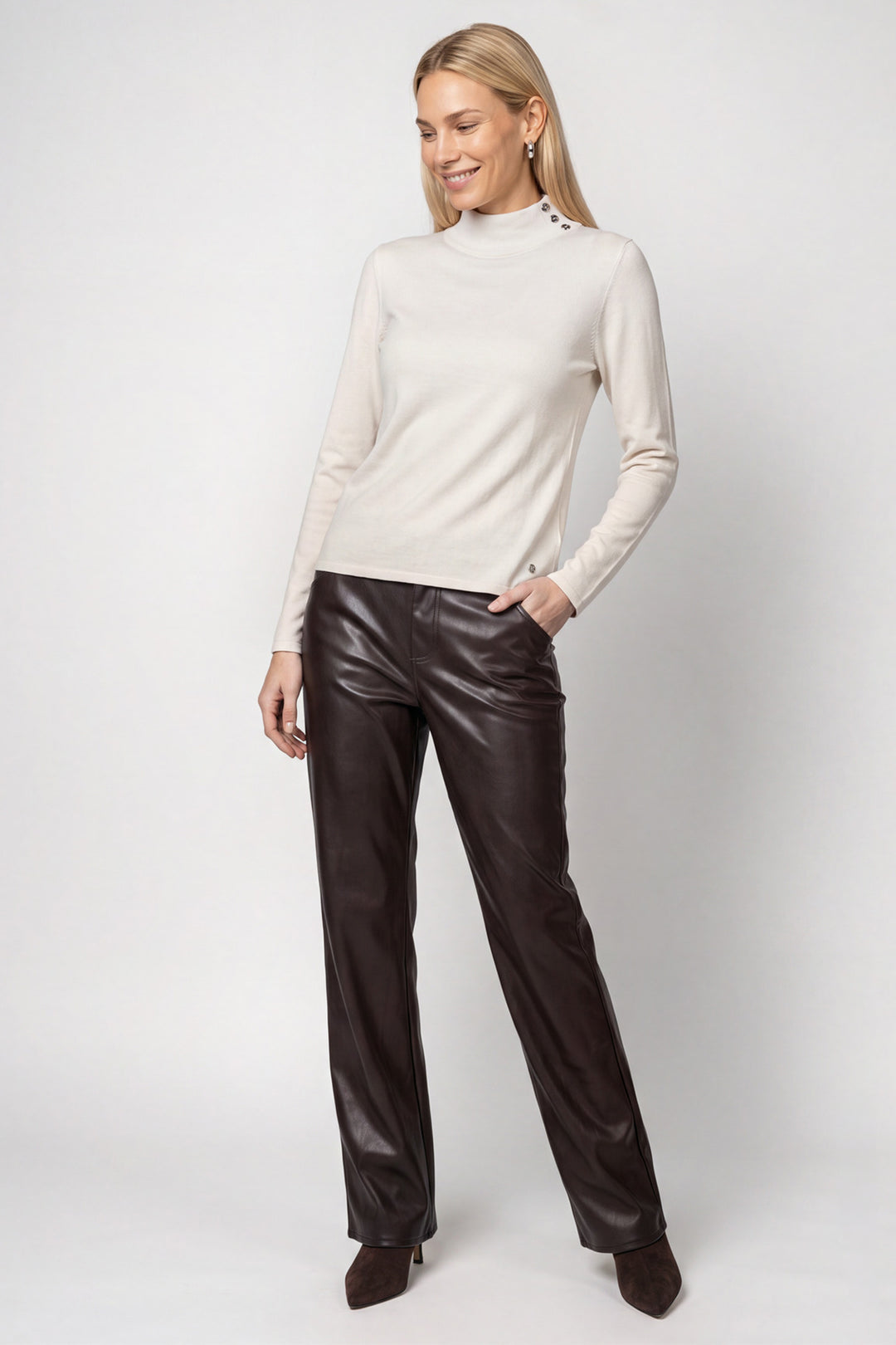 Monari Antique White Jumper 809973, close-up of the snap-button cuff detail