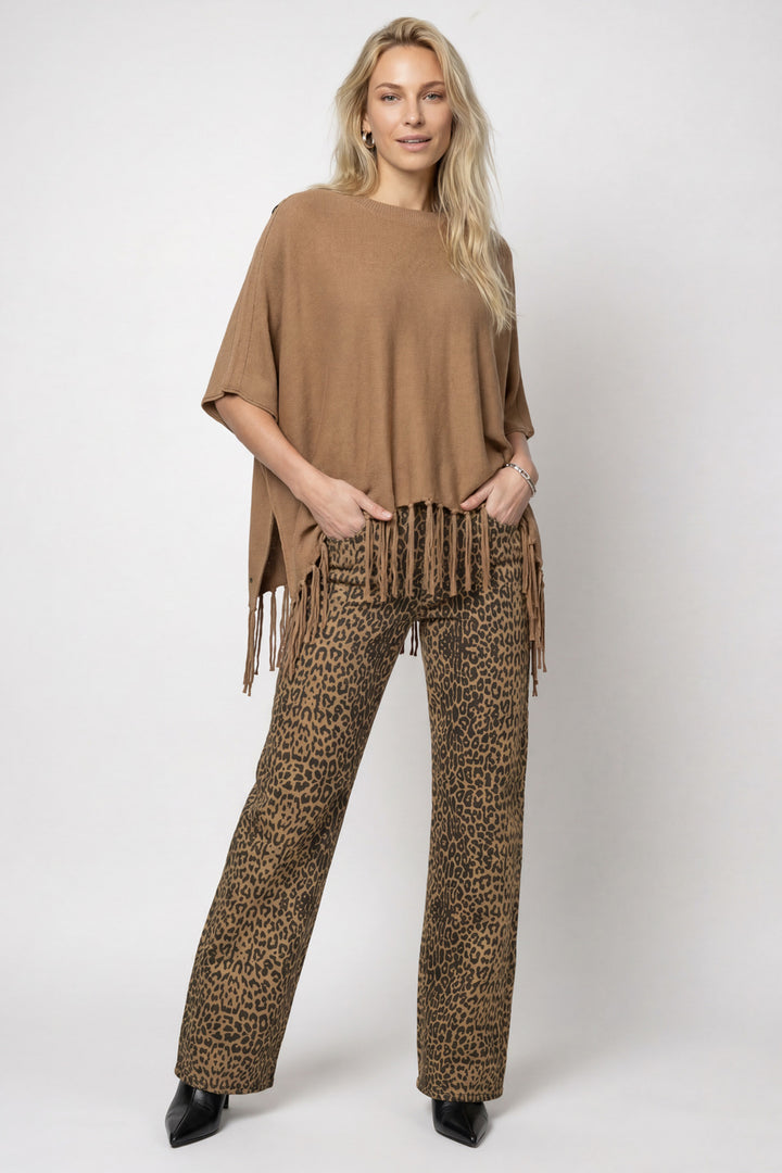 Monari Brown Sugar Jumper 809944, close-up of the button detail at the shoulder