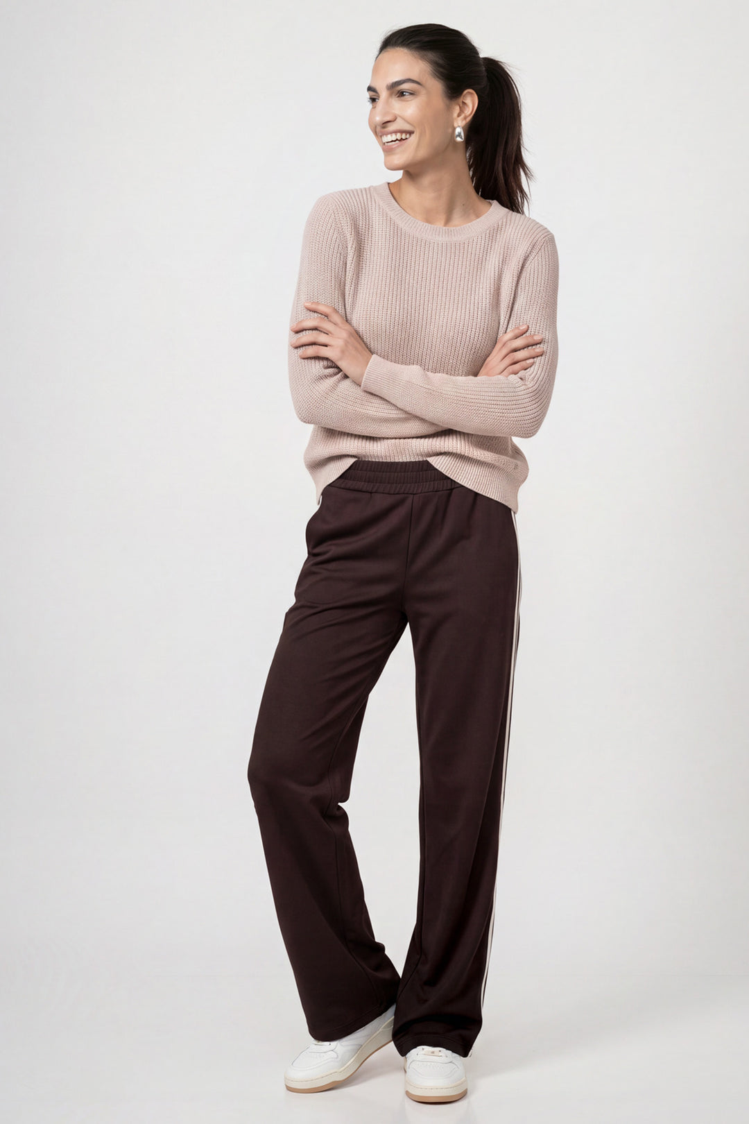 Monari Cappuccino Pink Jumper 810129, close-up of the ribbed crew neck and cuff detail