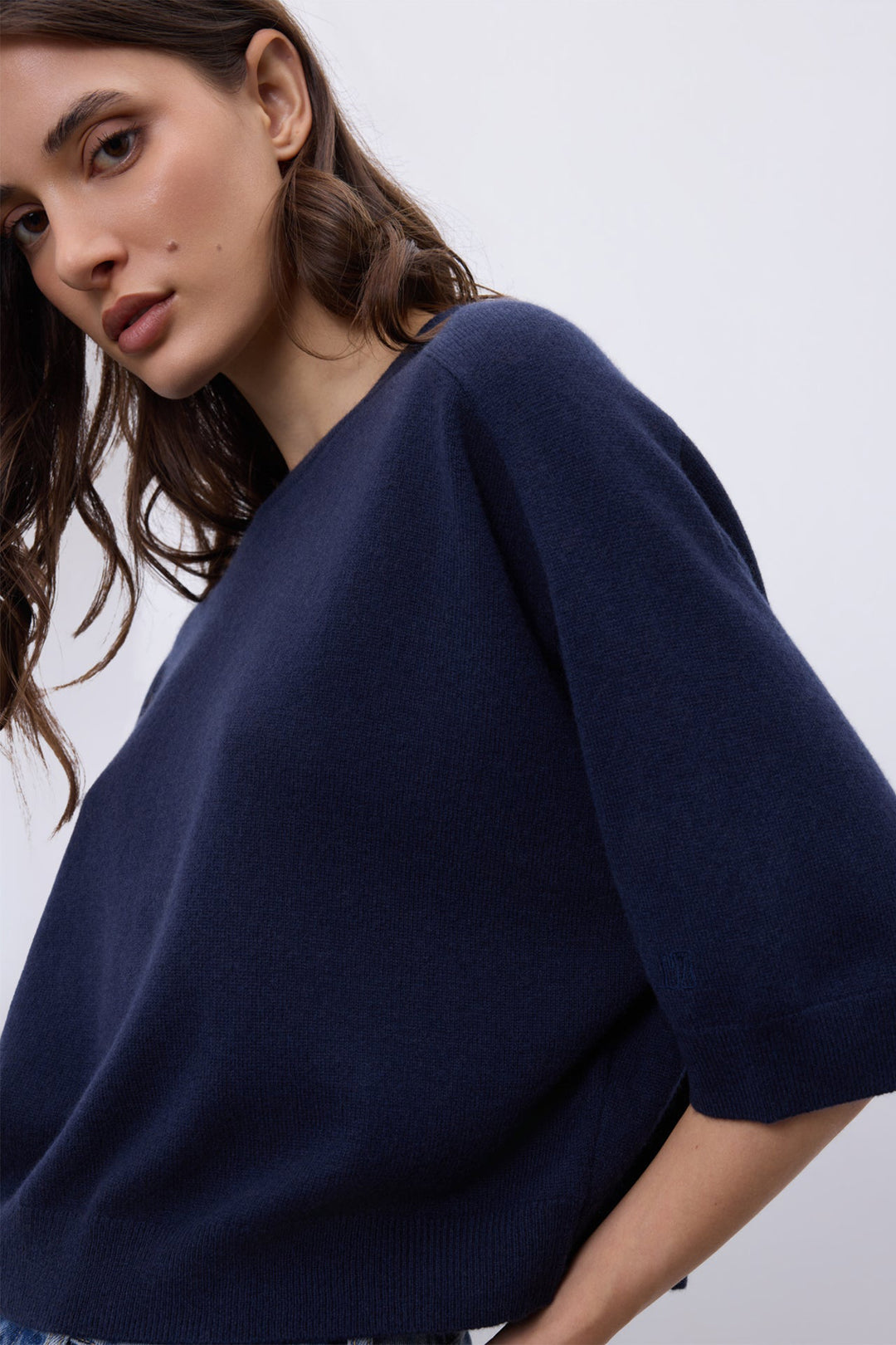 Notshy Lilou Marine Navy Jumper NF1F006WSC000, close-up of the crew neck