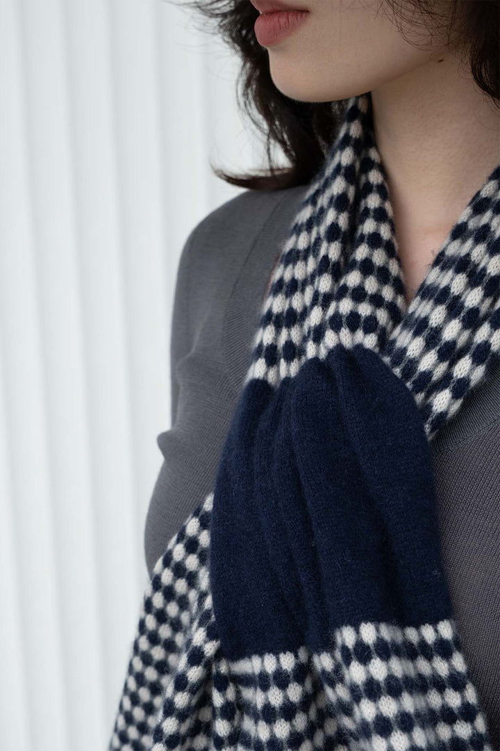 Oats &amp; Rice Coral Navy Cashmere Keyhole Scarf OR25-NS05, keyhole detail