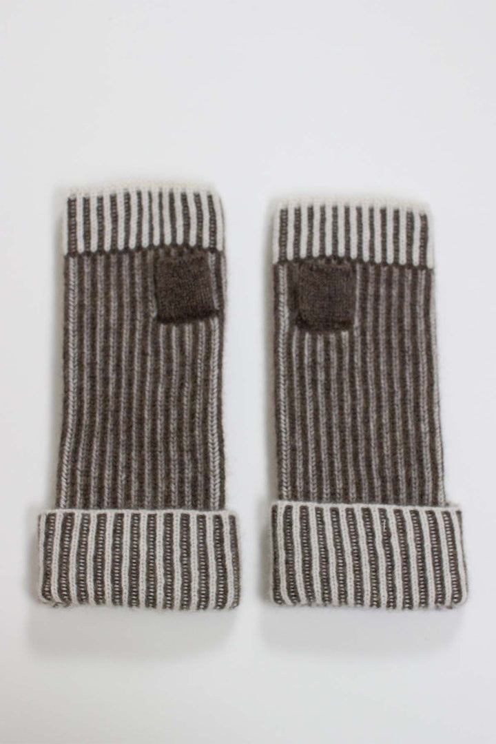 Oats &amp; Rice Marine Brown Cashmere Hand Warmer Gloves OR25-G03, flat lay of the pair
