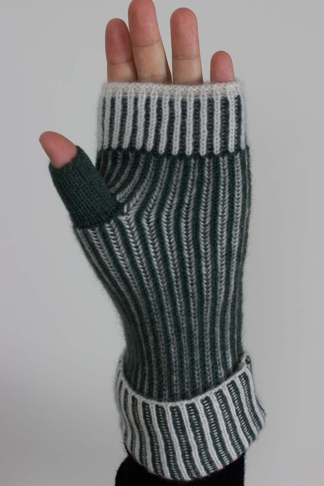 Oats &amp; Rice Marine Green Cashmere Hand Warmer Gloves OR25-G03, worn, back of hand