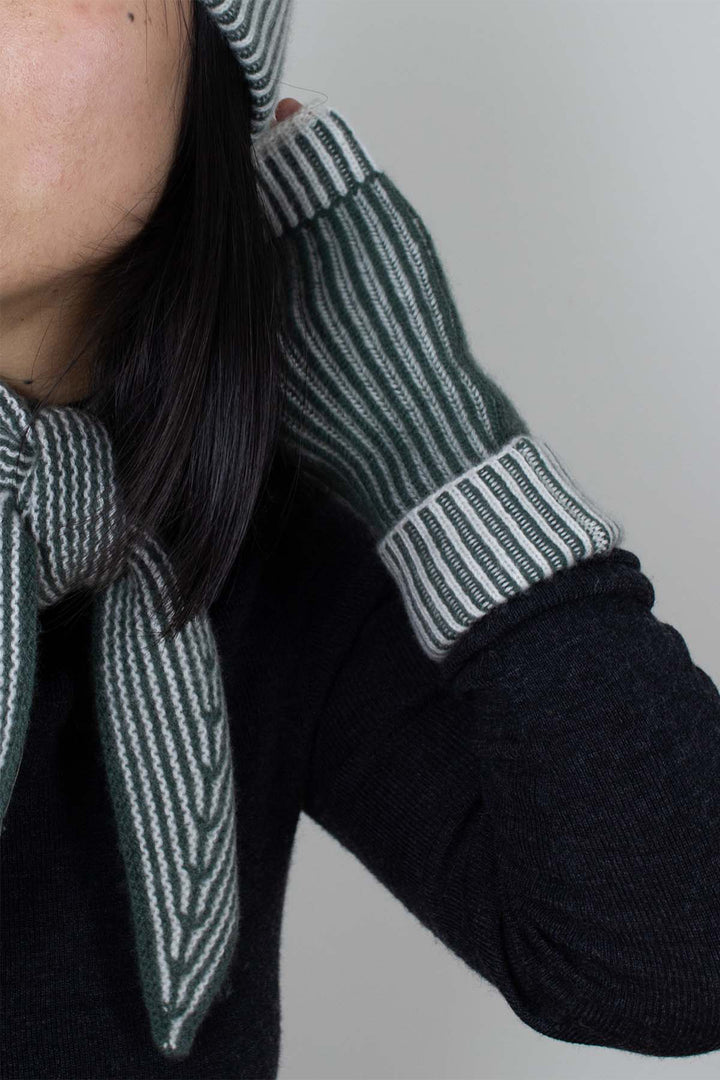 Oats &amp; Rice Marine Green Cashmere Hand Warmer Gloves OR25-G03, worn, close up