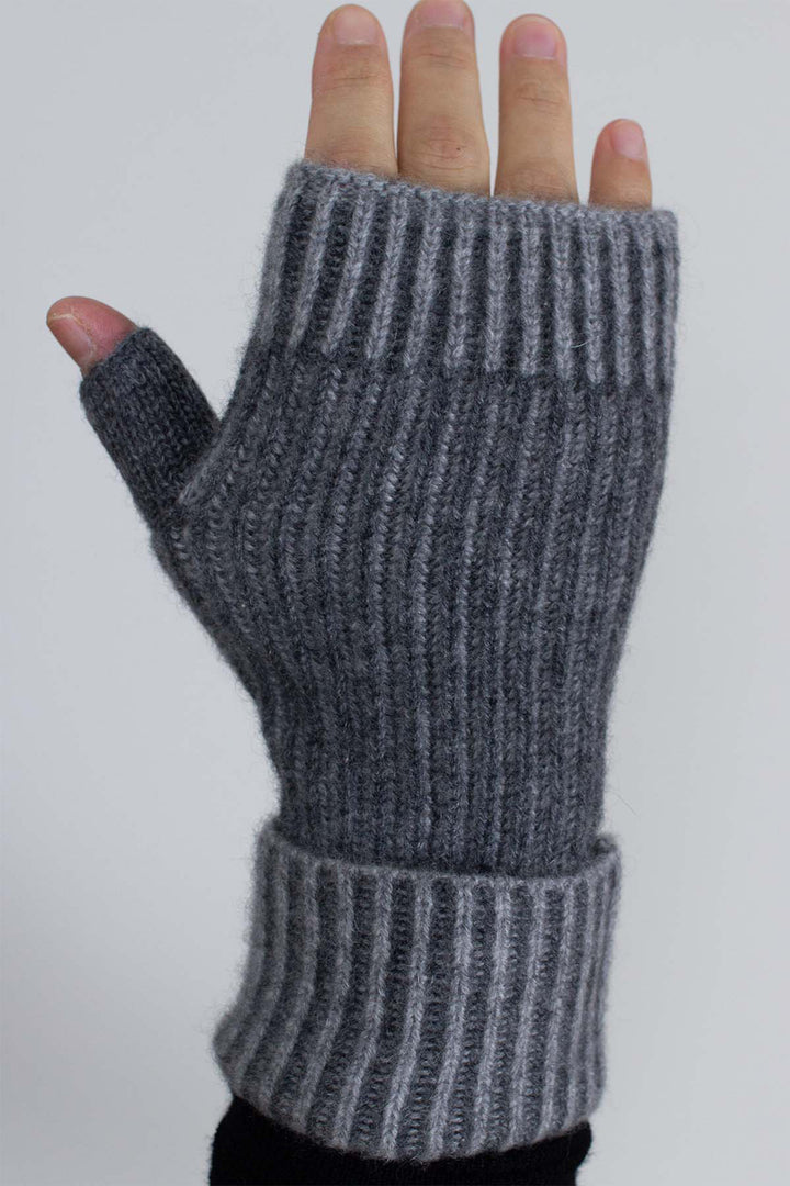 Oats &amp; Rice Marine Grey Cashmere Hand Warmer Gloves OR25-G03, worn, back of hand