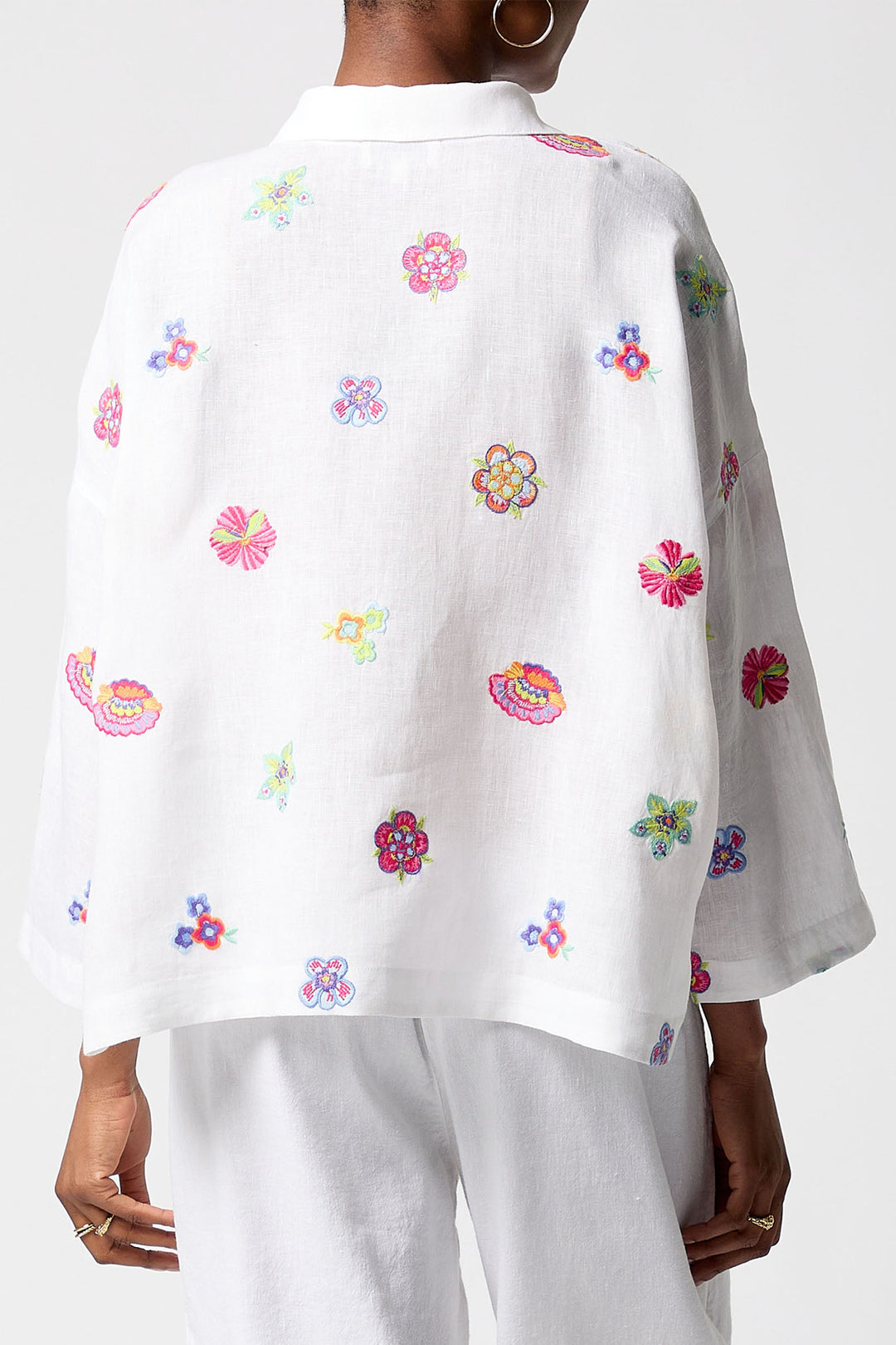 Sahara GRT5175-FLFE White Multi Floral Embroidery Boxy Shirt - Shirley Allum Boutique