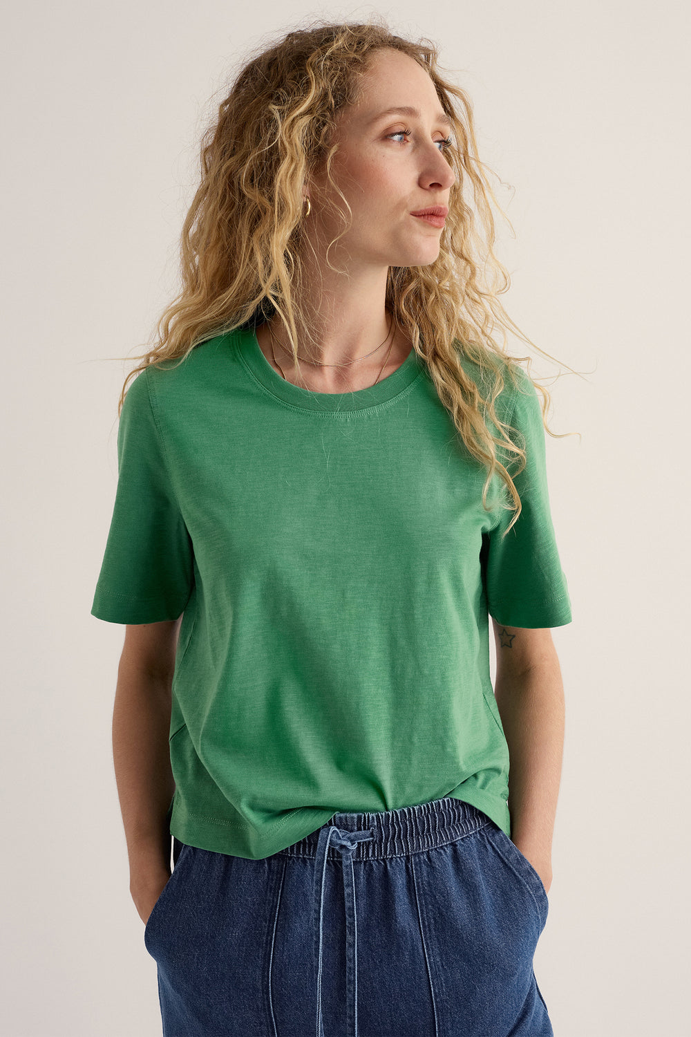 Seasalt Cornwall Copseland Pea Pod Green T-Shirt WM33126 15302, worn full length
