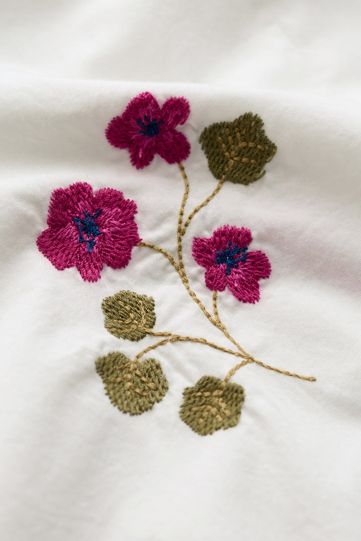 Seasalt Cornwall Grace Embroidered Flora Embroidery Chalk White Top WM40284 38467, embroidery stitch detail