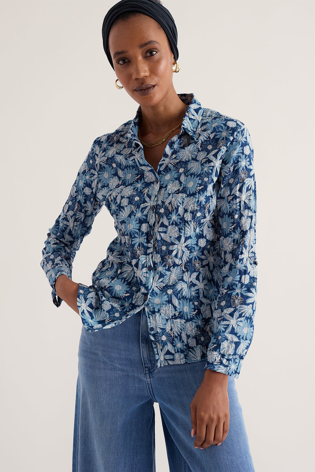 Seasalt Cornwall Larissa Sketchbook Blooms Marine Blue Shirt WM39616 38423, front view on model
